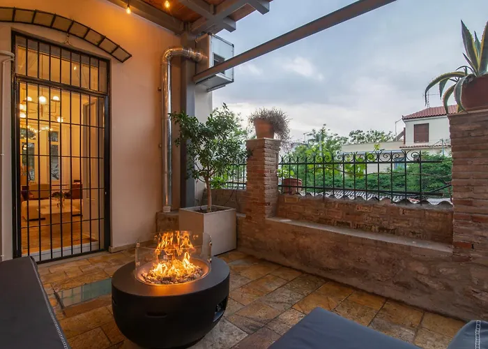 Majestic Villa Overlooking Acropolis With Hot Tub