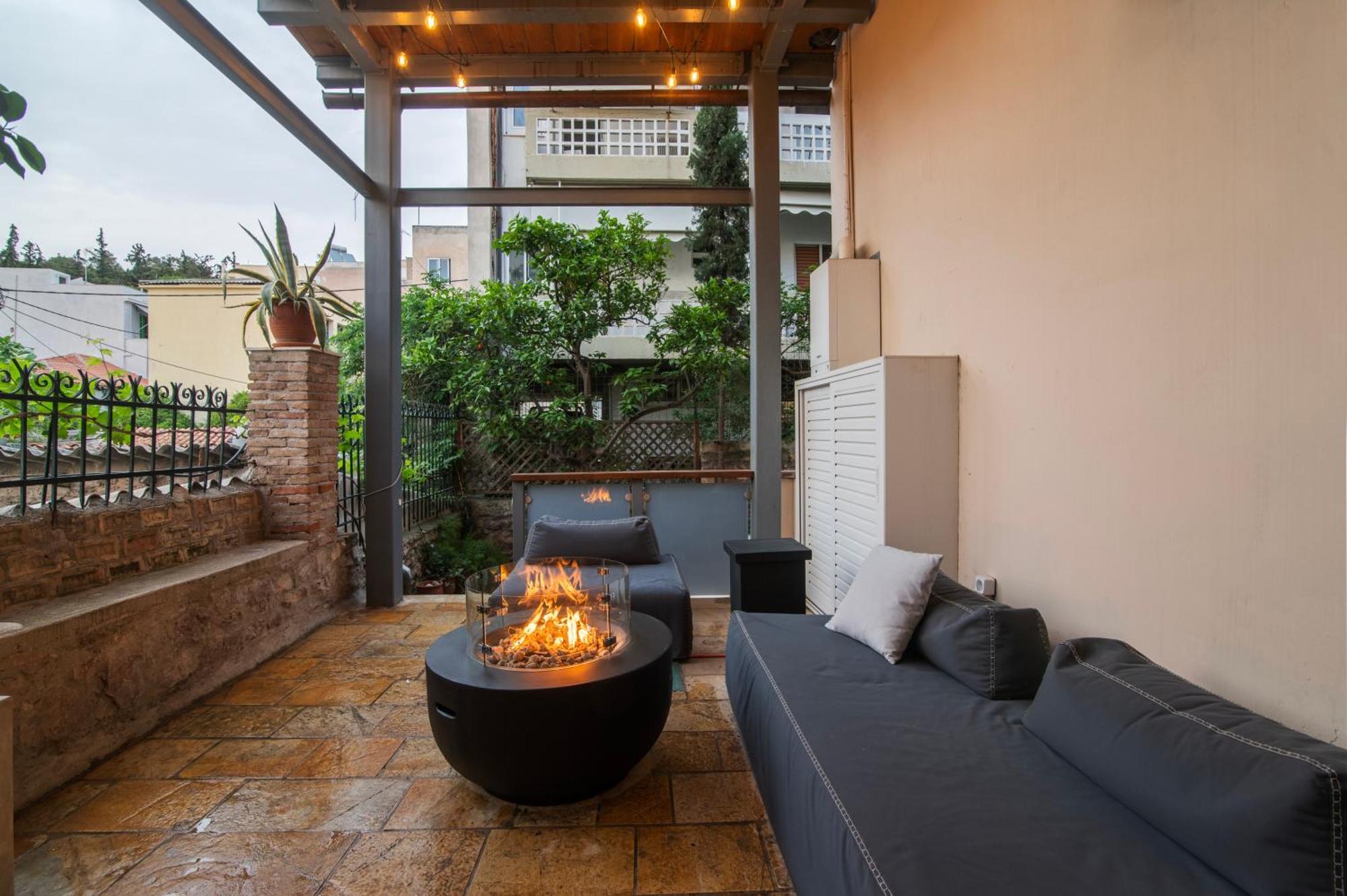 Majestic Overlooking Acropolis With Hot Tub *