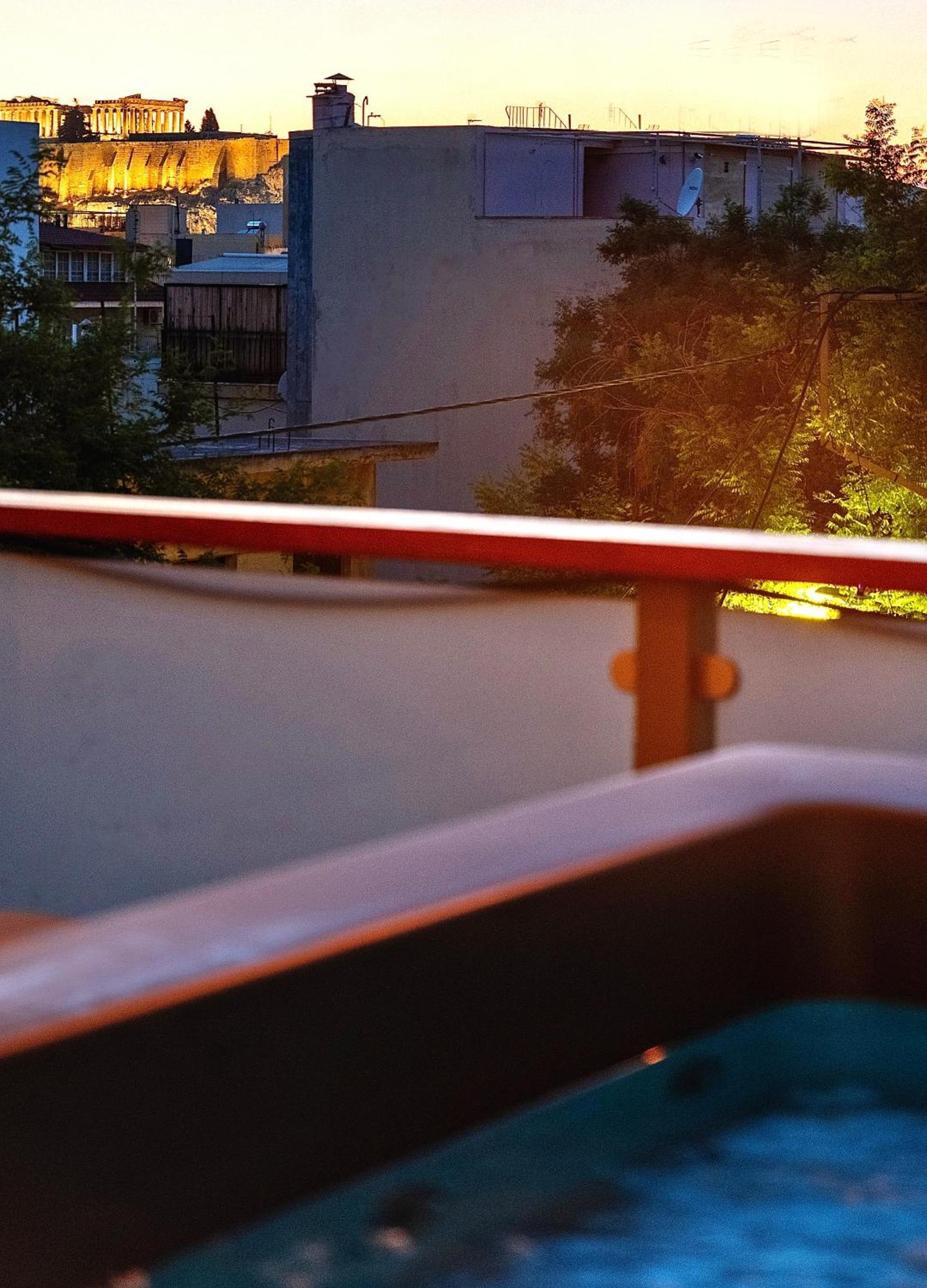 Majestic Overlooking Acropolis With Hot Tub *